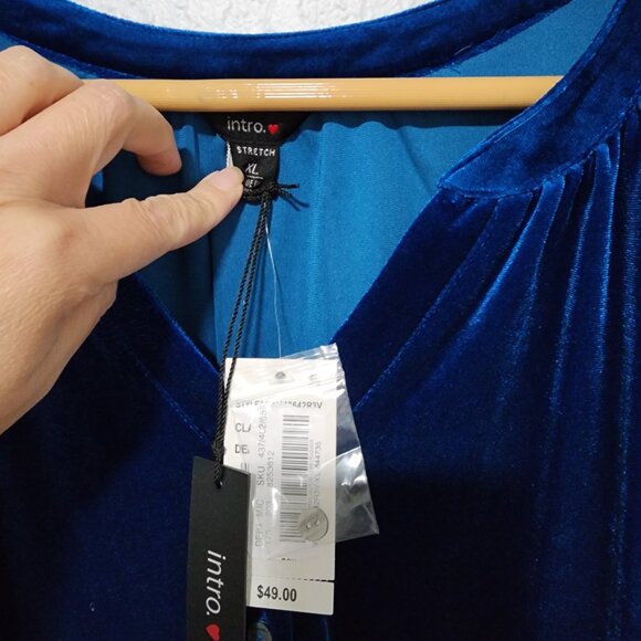 Women's Intro Velvet Long Sleeve Top Size XL Blue Color NWT Festival Feminine - Picture 3 of 7